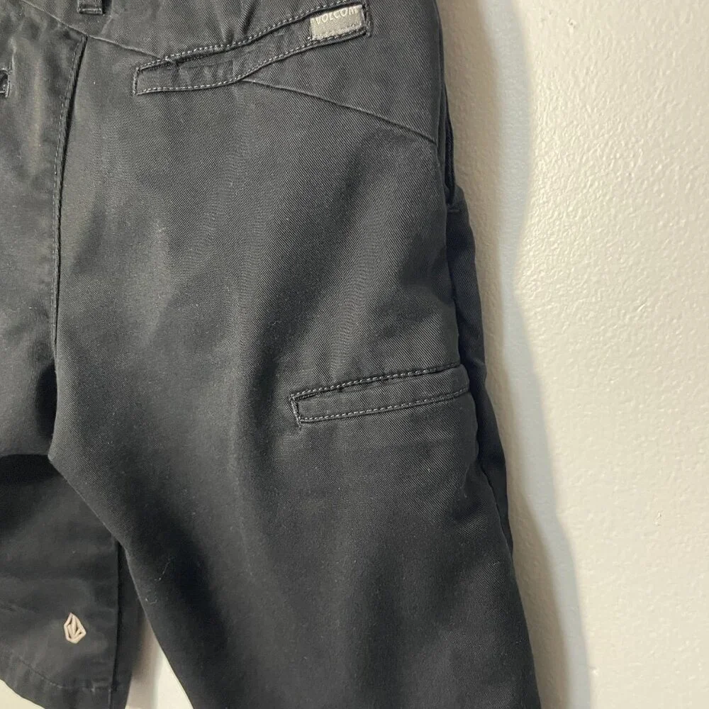 Volcom Corpo Class Black Slim Chino‎ Shorts Skateboarding Boys 23/10